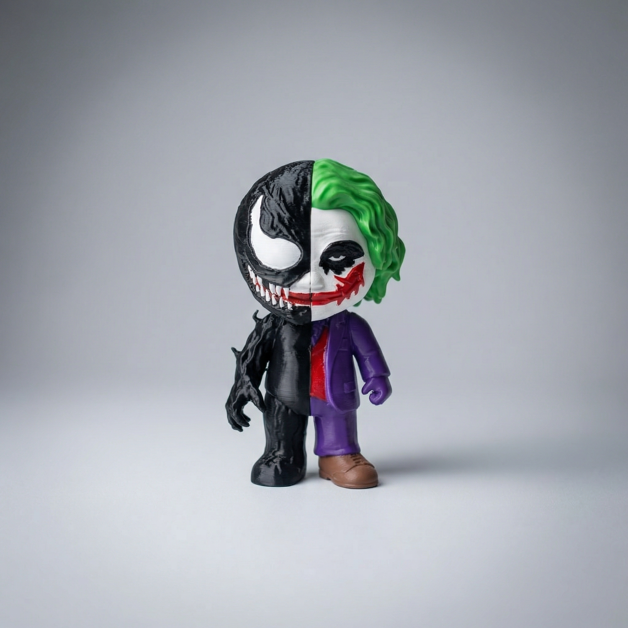 Chaos Symbiote – Dark Hybrid Collector Figure Main image